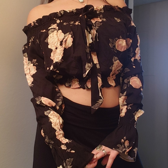 Off Shoulder Top - Picture 4 of 5